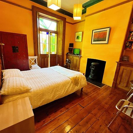 Bed and Breakfast Funky Urban Jungle Cardiff Exterior foto