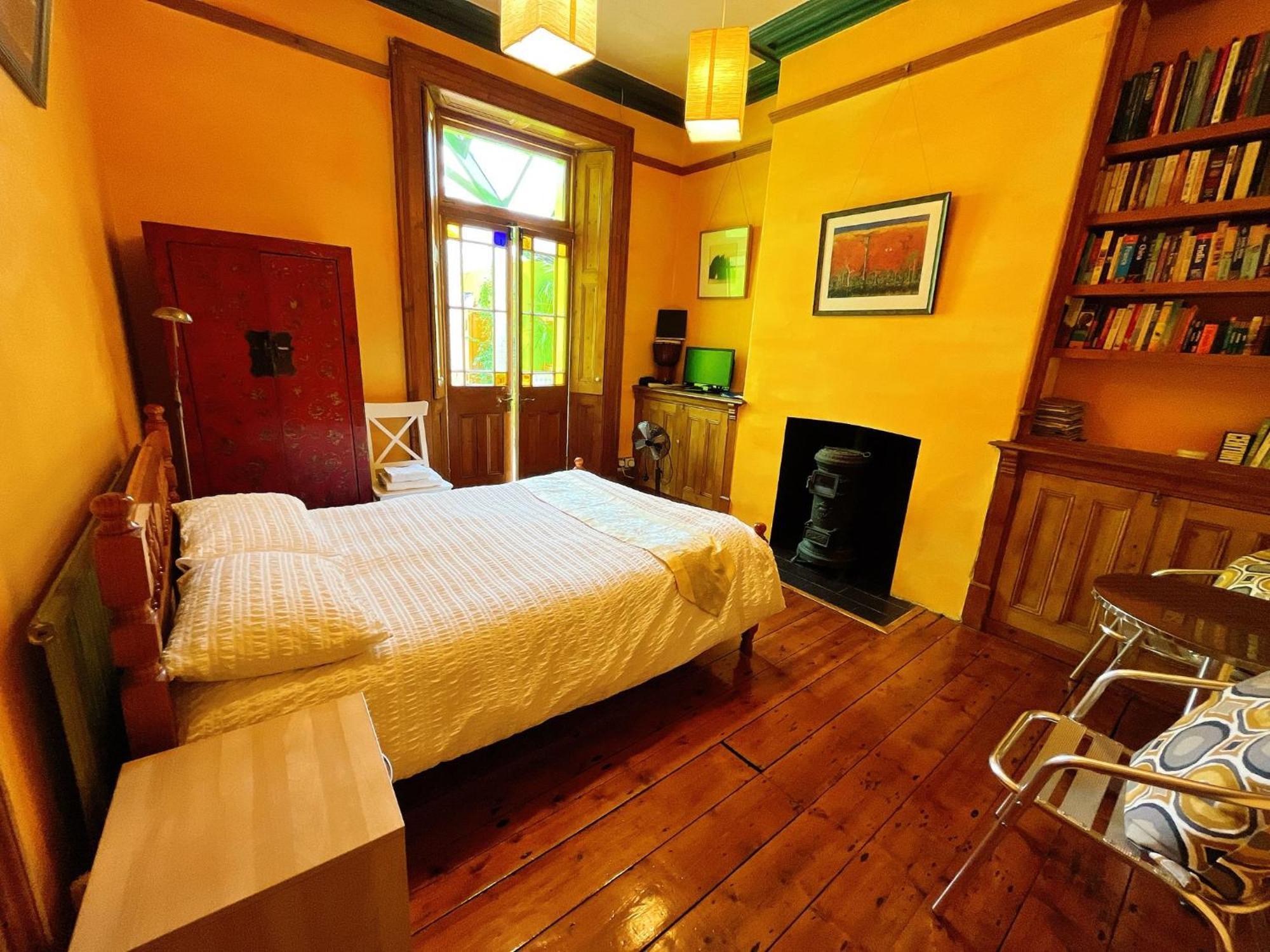 Bed and Breakfast Funky Urban Jungle Cardiff Exterior foto
